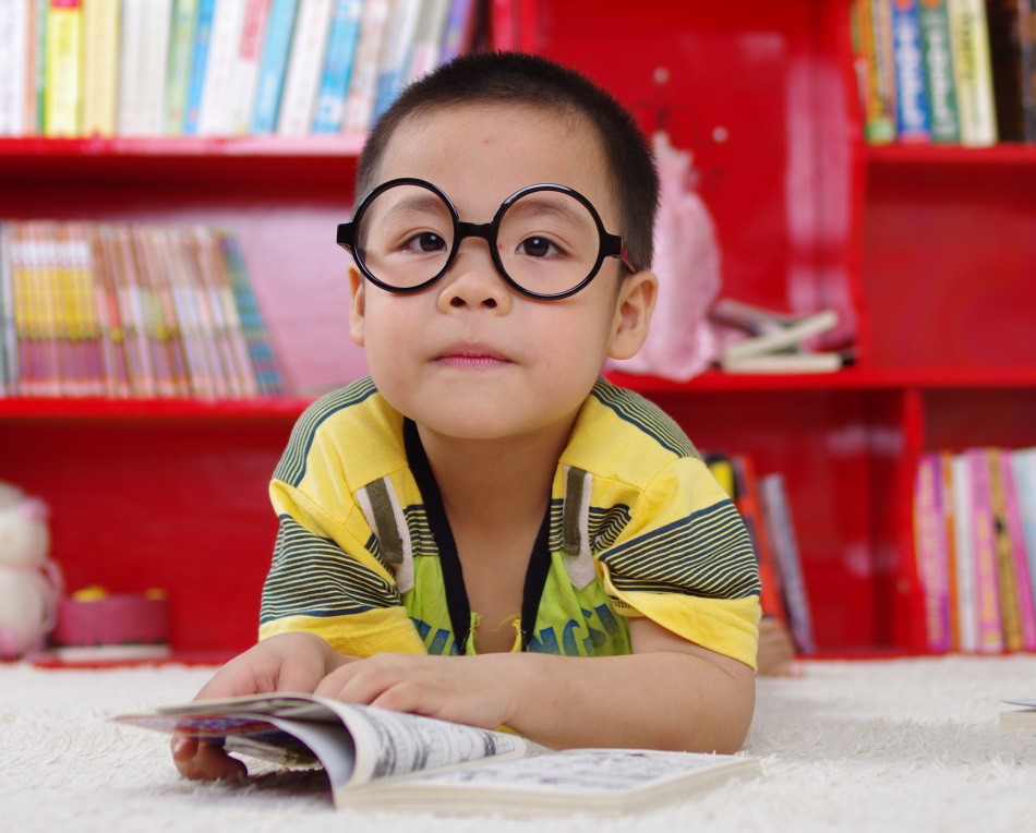 Gel Nails When Pregnant? Everything You Need To Know. 4 adorable blur bookcase books 261895 https://nailhow.com/can-i-get-gel-nails-during-pregnancy/