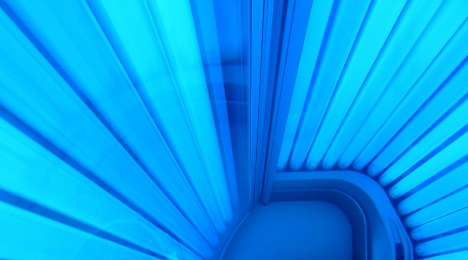 The Truth About Air Drying Gel Polish: Is It Possible? 9 tanning bed 165167 1920 https://nailhow.com/will-gel-nail-polish-air-dry/