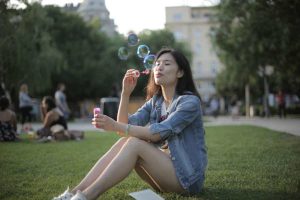 Read more about the article Bubble Trouble? How to Avoid Bubbles In Your Nails.