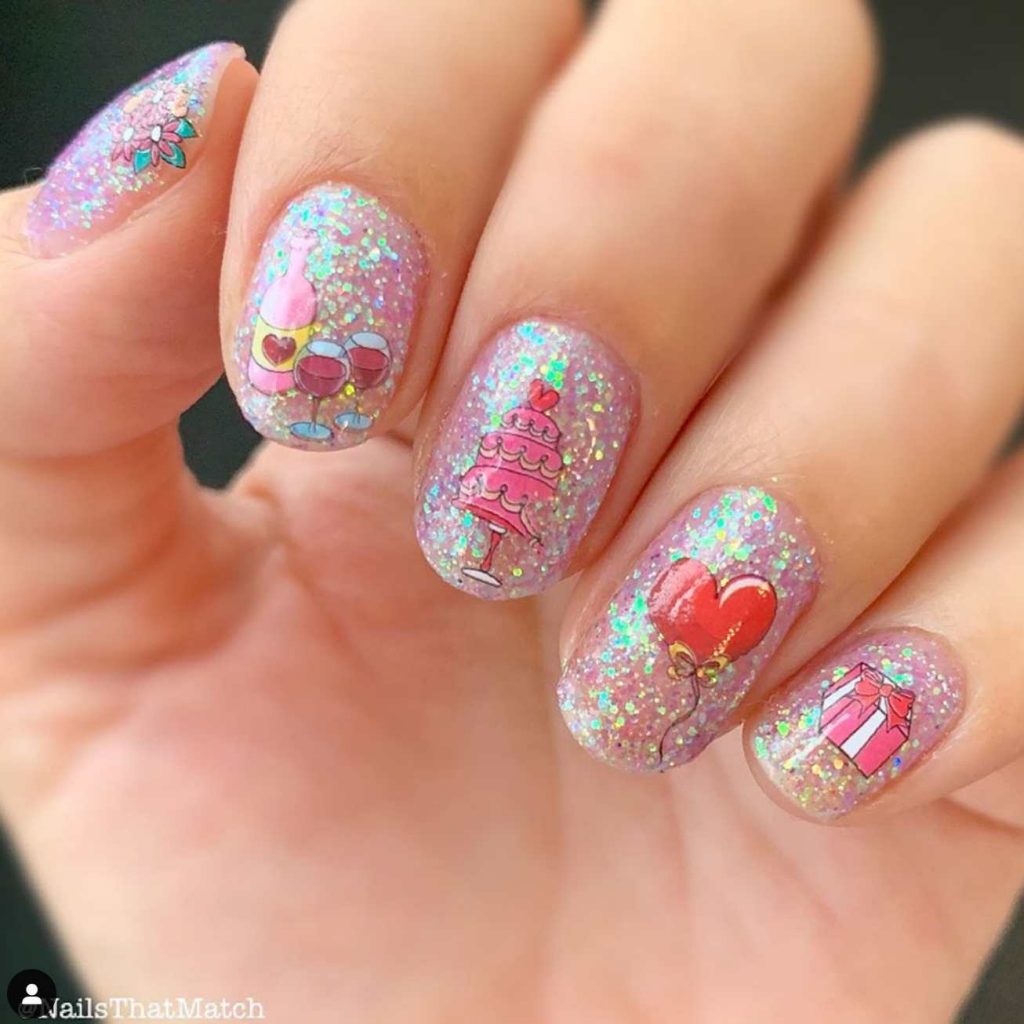 Blinded By Bling: 44 Glitter Nail Art Ideas to Love 25 17 1 https://nailhow.com/44-sparkling-nail-art-designs-to-inspire-your-next-glitter-mani/