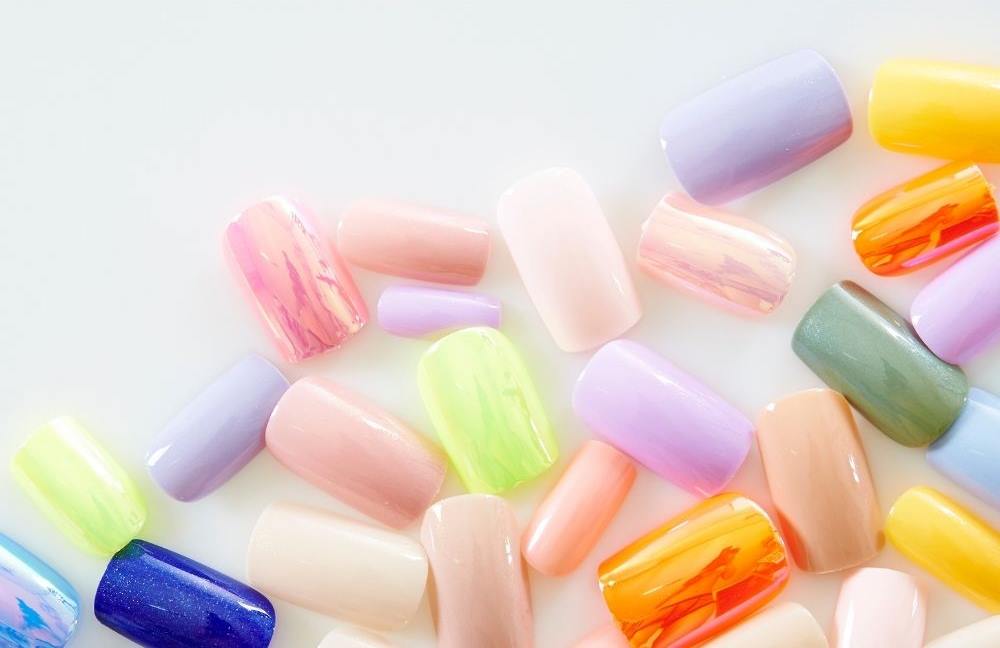 21 https://nailhow.com/list-of-acrylic-nail-supplies/