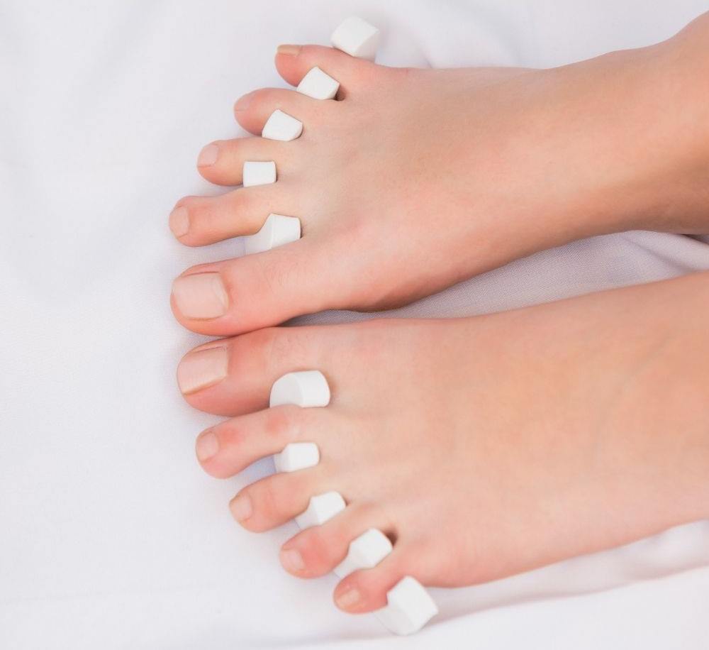 29 https://nailhow.com/list-of-acrylic-nail-supplies/