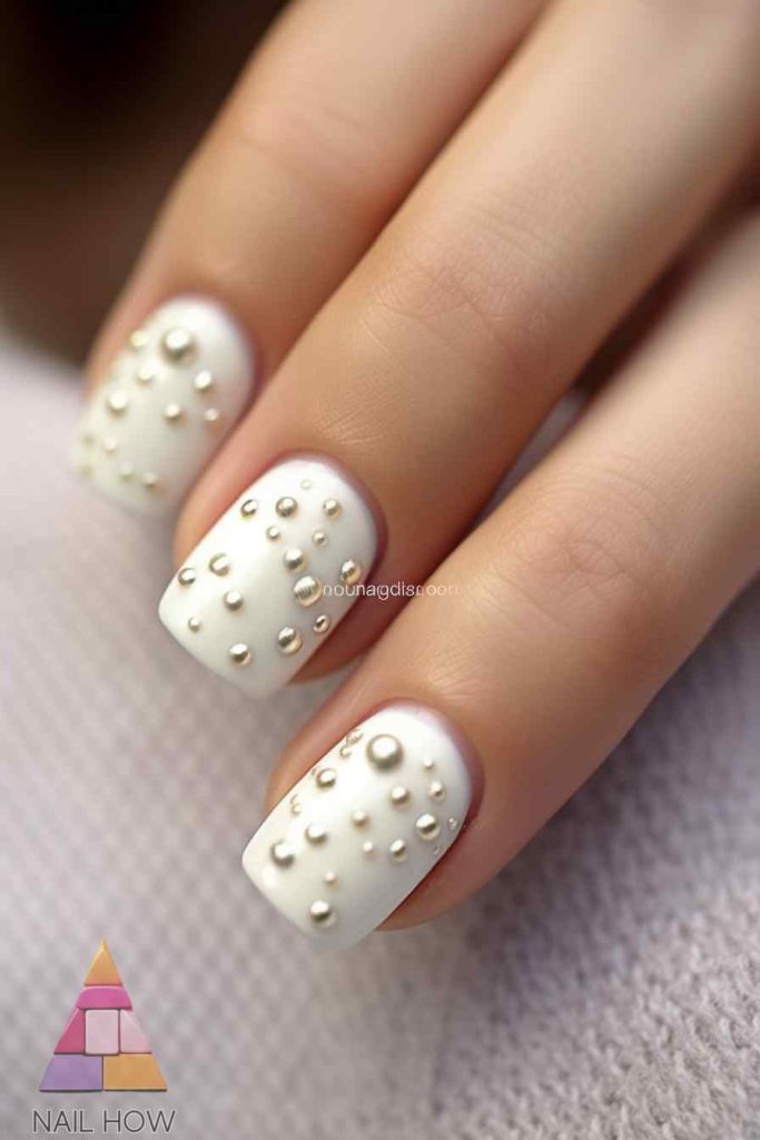 IMG 50 7 https://nailhow.com/short-white-nail-designs-to-love/