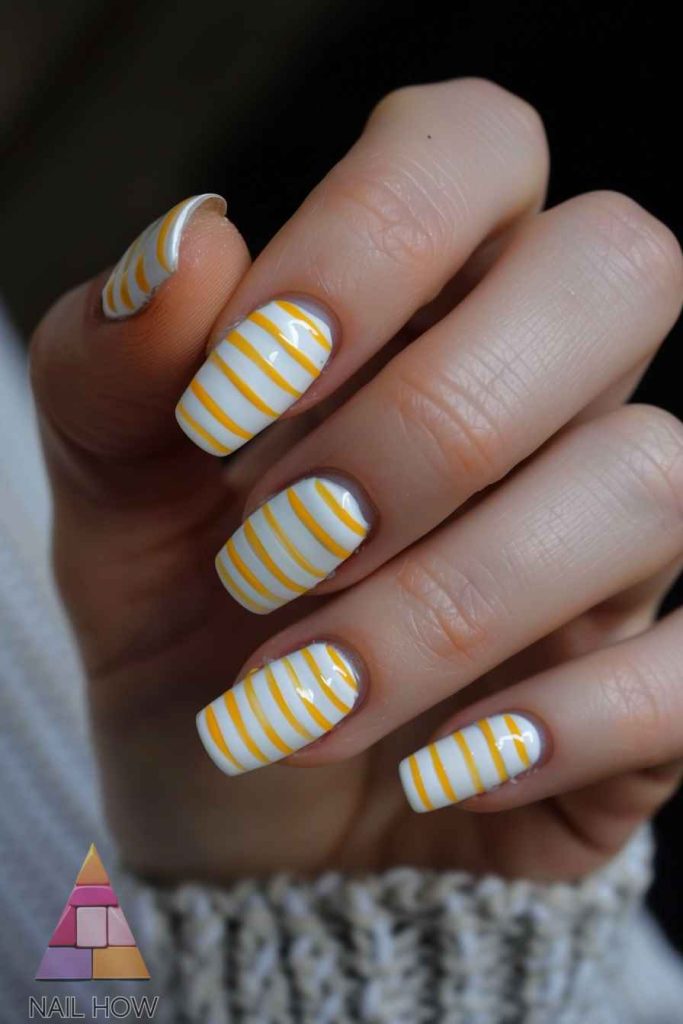 Simple Summer Nail Designs 221 simple summer nails 224 https://nailhow.com/simple-summer-nail-designs/