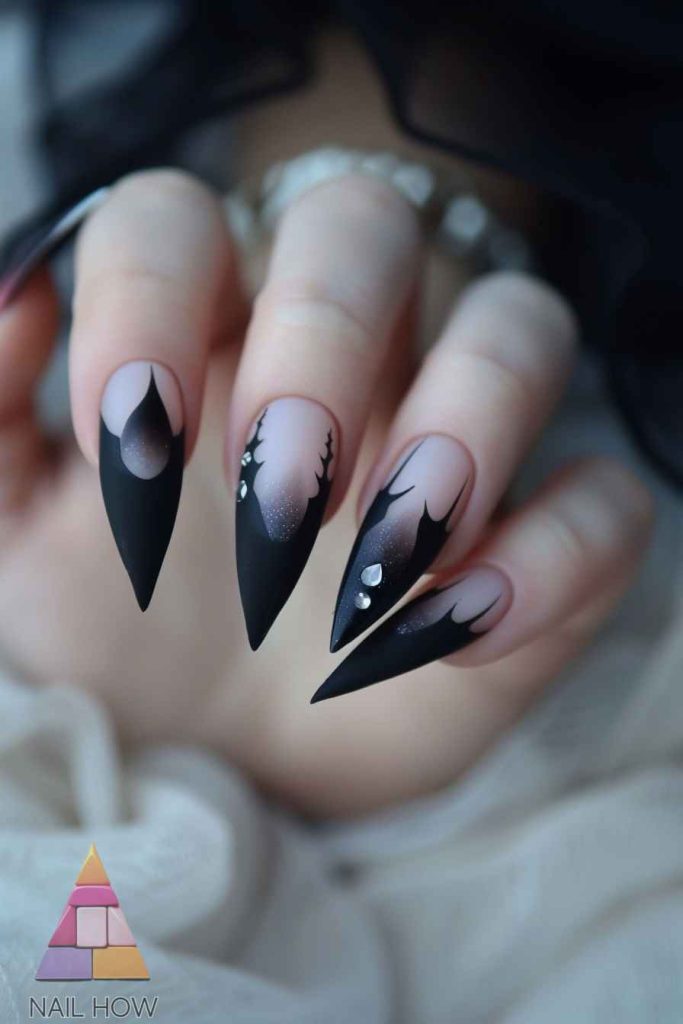 Halloween Nail Art Extravaganza: From Spooky to Sophisticated 152 halloween nails 158 https://nailhow.com/halloween-nail-art/