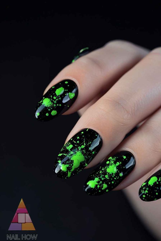 Halloween Nail Art Extravaganza: From Spooky to Sophisticated 31 halloween nails 44 https://nailhow.com/halloween-nail-art/
