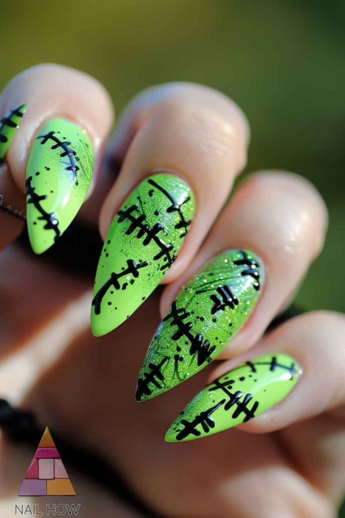 Halloween Nail Art Extravaganza: From Spooky to Sophisticated 87 halloween nails 96 https://nailhow.com/halloween-nail-art/