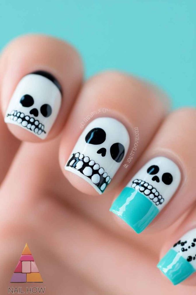 Welcome to the Adorably Spooky World of Cute Halloween Nails! 45 cute halloween nails 38 https://nailhow.com/cute-halloween-nails/