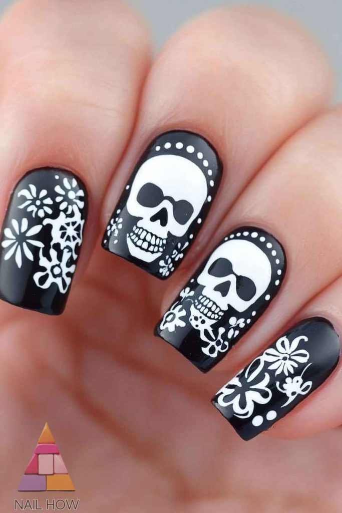 Welcome to the Effortless Elegance of Simple Halloween Nails! 76 simple halloween nails 85 https://nailhow.com/welcome-to-the-effortless-elegance-of-simple-halloween-nails/